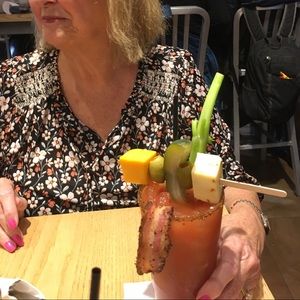 Meet your Posher, Claudia